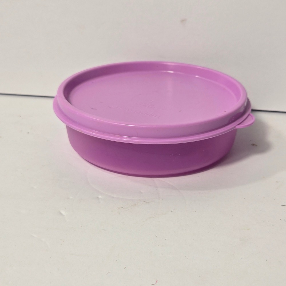 Tupperware Purple Round Food Storage Container Bowl with Lid 1286-18 Vintage